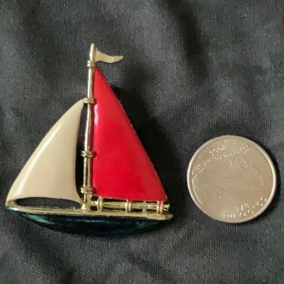 GERRY, Red,White & Blue Sailboat Brooch, Gorgeous Pin🔥🔥🔥🔥♥️ - Picture 5 of 5